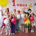 Пусть детство звонкое смеётся!