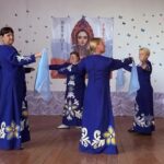У наших у ворот танцует хоровод